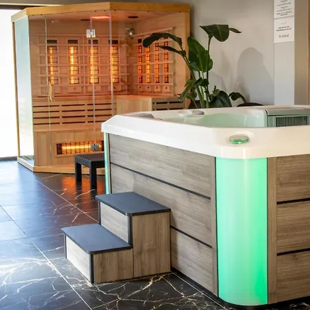 Uroczy Belle View Jacuzzi Sauny Centrum דירה שצ'קלארסקה פוראובה