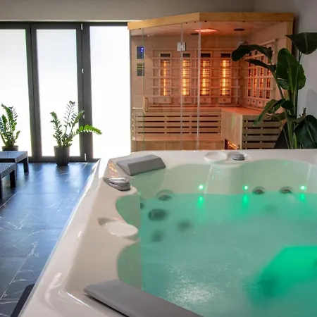 Uroczy Belle View Jacuzzi Sauny Centrum דירה *