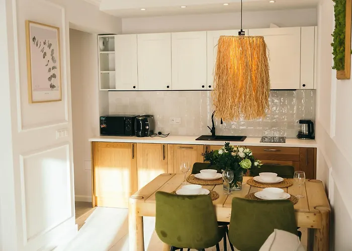 Uroczy Belle View Jacuzzi Sauny Apartment