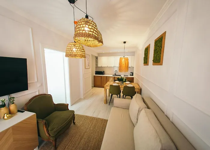 Uroczy Belle View Jacuzzi Sauny Apartment