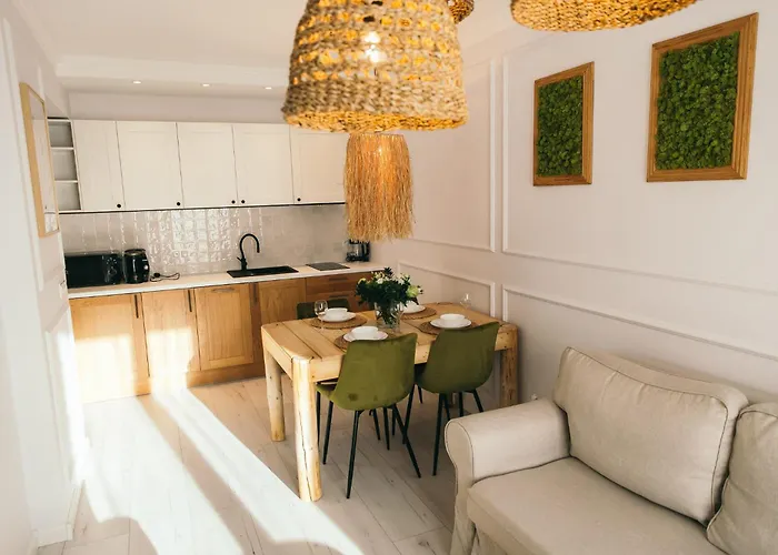 Uroczy Belle View Jacuzzi Sauny Apartment